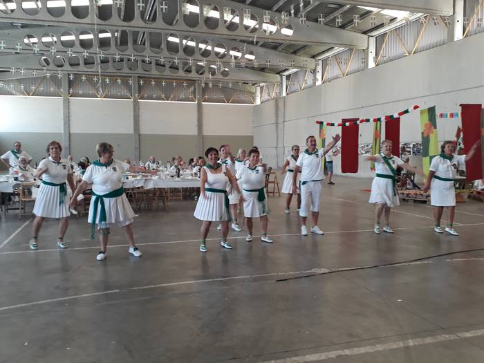 Dantza Lagunak taldeak 51. u 42 1498038380803