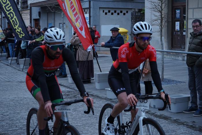 400 kirolarik parte hartu zu 169 1767283114248