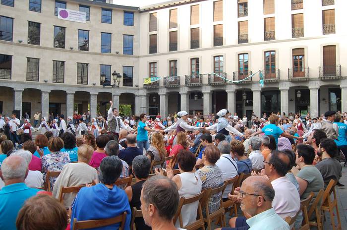 Plaza jendez lepo irakurri d 73 1534271427362