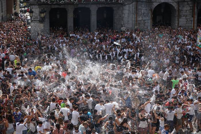 Laudioko jaietako egitarau osoa, hemen ikusgai