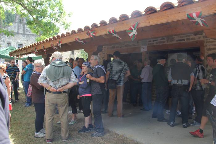 Andra Mari Zuri ospatzeko el 4 1502365391285