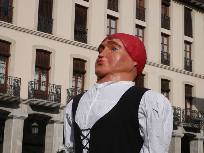 Dantza eta sua uztartu zitue 15 1661604171449