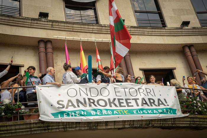 Festa-giro goria piztu du La 75 1755257090317