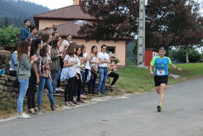 Auzoko mendiak zeharkatu zit 56 1498471140759