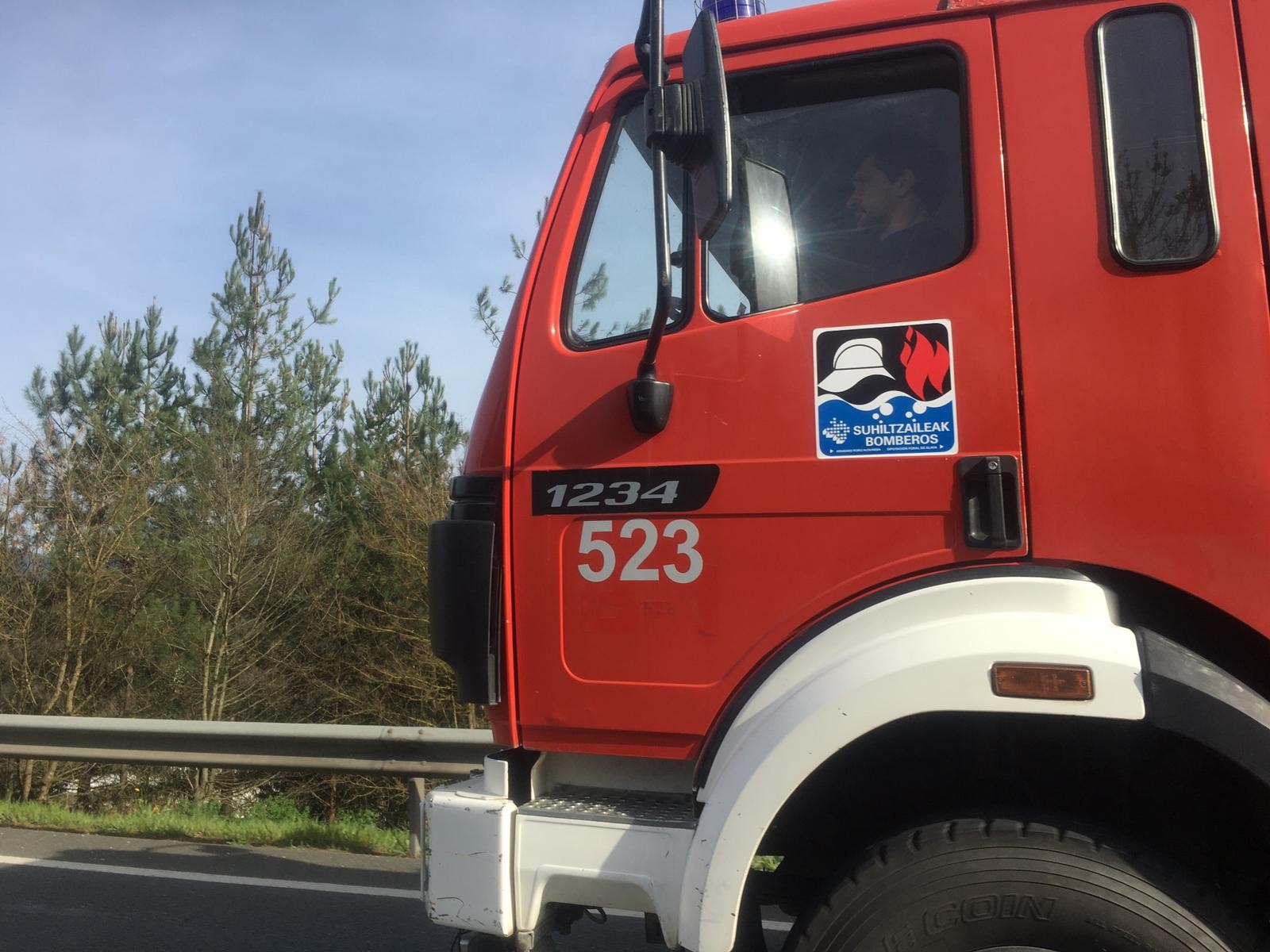 Gazte bat erreskatatu zuten atzo ibaian, Arbieton, eta ospitalera eraman behar izan zuten