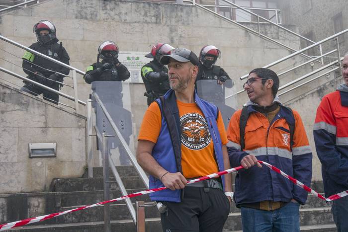 Giza katea osatu dute Tubos  1 1776687327305