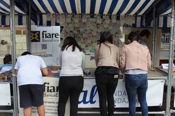 Gobernuz kanpoko erakundeen  13 1509108032562