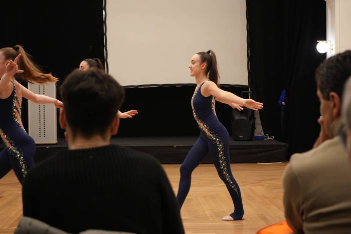 Jon Riverak gimnasia erritmi 9 1766777023480