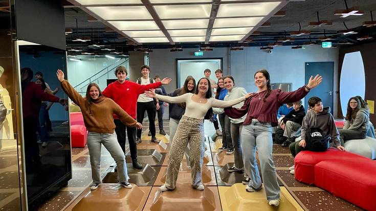 Txokolatearen historia ezagutzeko aukera izan dute Laudio Institutuko ikasleek Varsovian