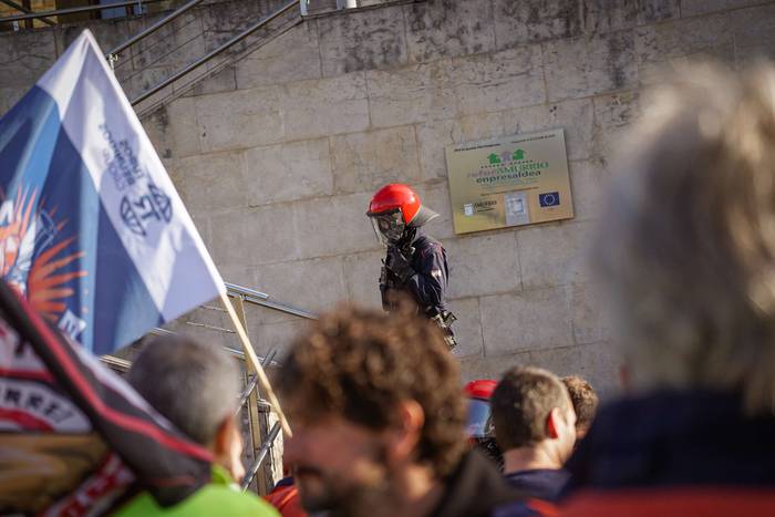 Ertzaintzaren polizia-lerroa 35 1771934223640