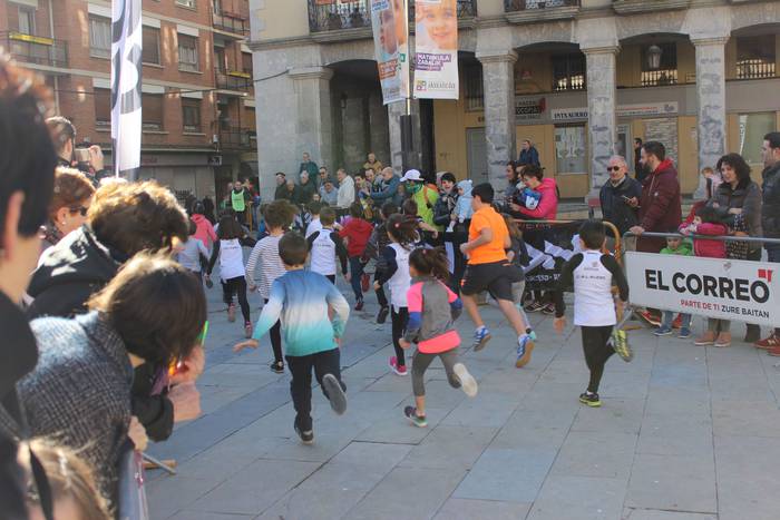 300 korrikalari baino gehiag 157 1517151090282