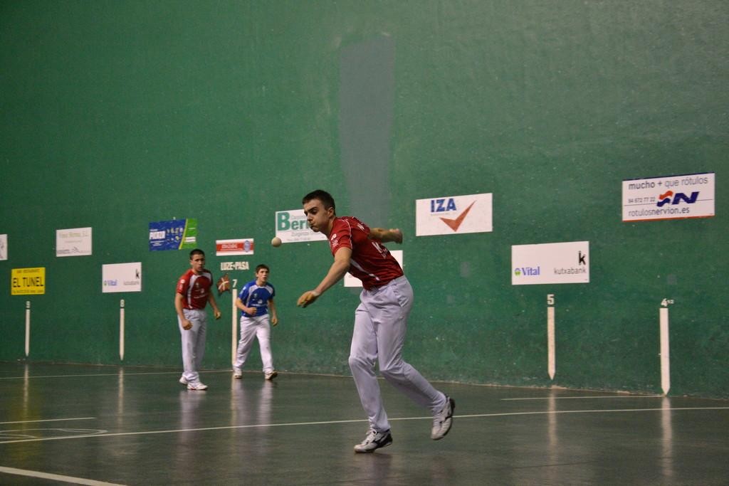 Santa Ana Eskolarteko Eskupilota Txapelketaren finalak astelehenean jokatuko dituzte