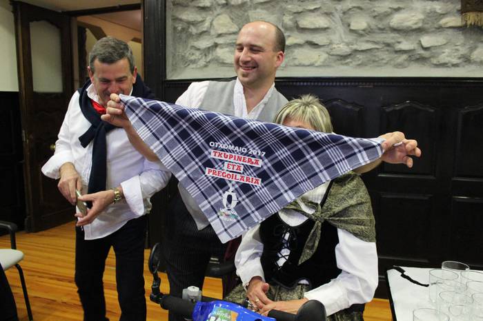 Suziria botata, datorren ast 3 1494075437282