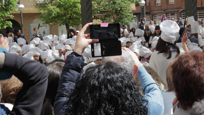 San Anton plazan egin dute u 33 1493307024032