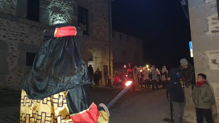 Hiru Errege Magoek ilusioz b 86 1767729392666