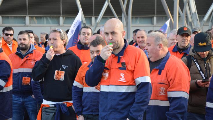 EH Bilduk, EAJk eta PSE-EEk akordioa lortu dute Eusko Legebiltzarrean Tubos Reunidosen alde