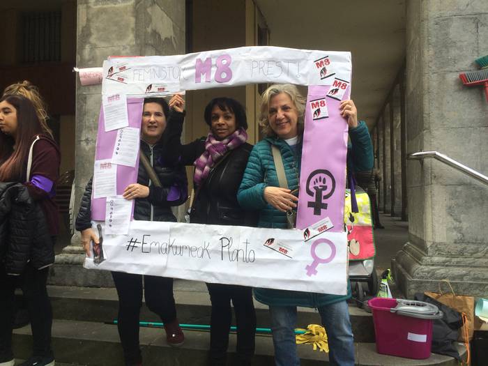 Greba feministaren goizeko t 137 1520519747408