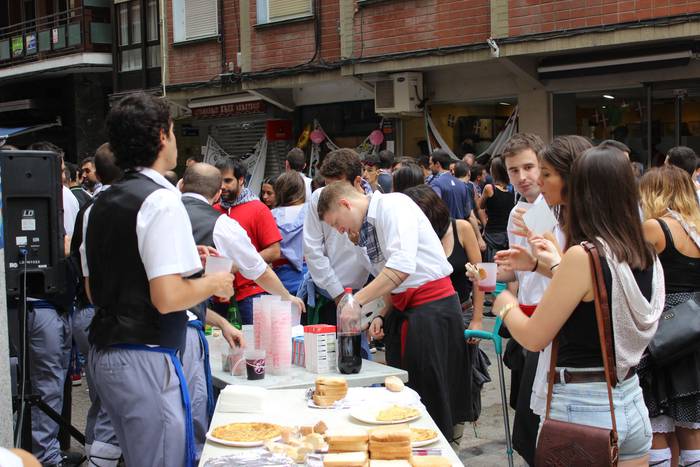 Suziria piztuta lehertu da j 3 1502792605901