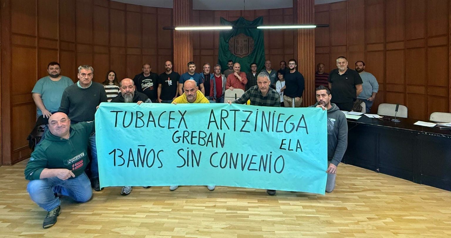 Tubacex Taylorreko langileen aldeko adierazpen instituzionala plazaratu du Artziniegako Udalak, aho batez