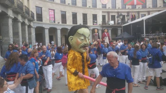 Castellersek, bertsolariek,  4 1503688298877