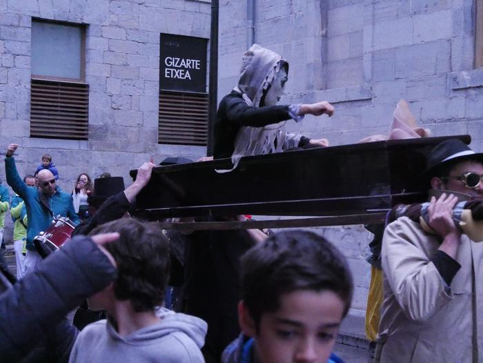 Bihotzaren erreketarekin ama 50 1526280949260