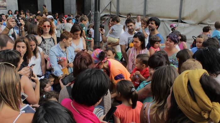 Ilusioa eta muxuak banatu di 21 1499276902613