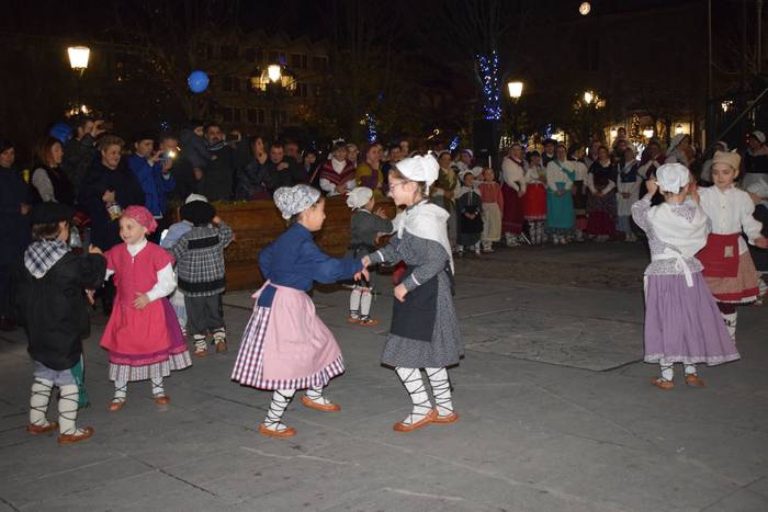 Erauntsi, Olentzero eta Mari 8 1514448187818