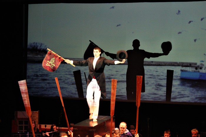 Eskualdeko ehundik gora dantzari eta musikarik koloreztatu zuten Amurrio Antzokiko oholtza - 152