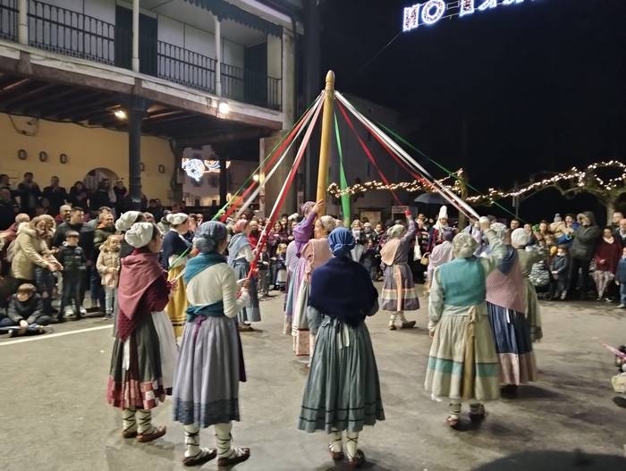 Olentzerok eta Mari Domingik 1 1766671008192