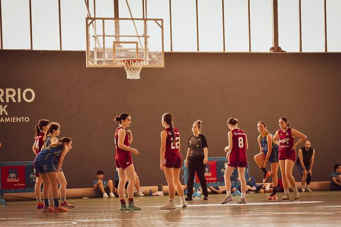 Zaraobe Saskibaloi Taldea bi 82 1748266191074