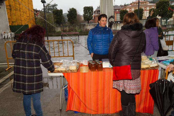 Gabonetako elkartasun azokak 54 1513600448271