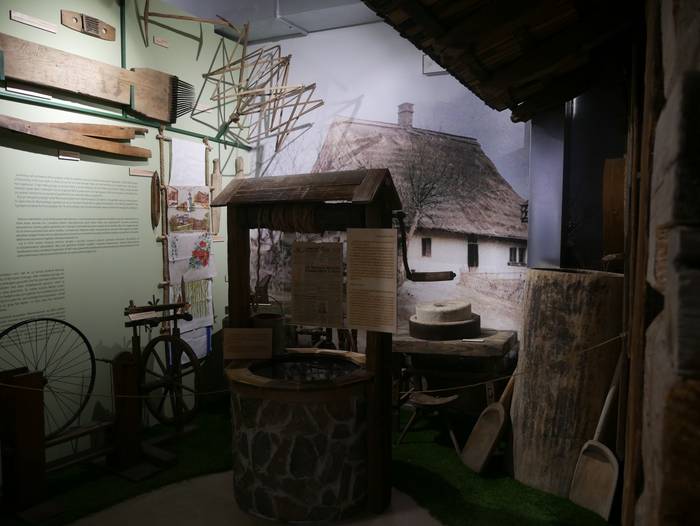 Eletik alera, Europako hizku 104 1759330666179