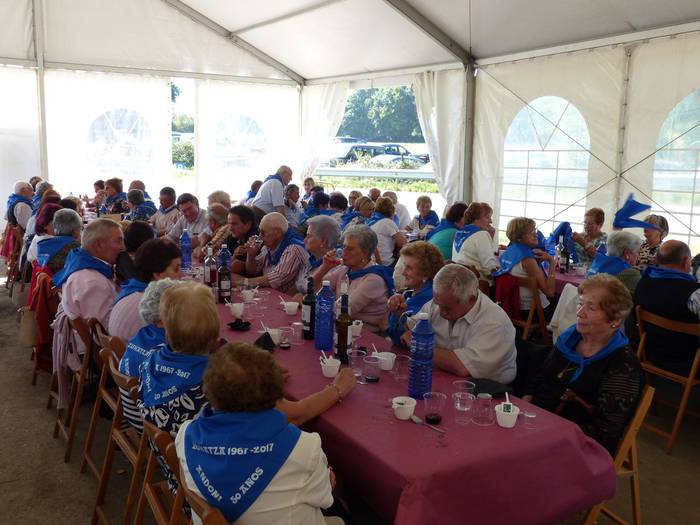 Auzokide ugarik hartu zuten  131 1506367197263