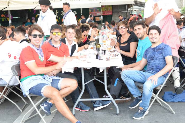 Aldai plaza txiki geratu da  112 1503894826927