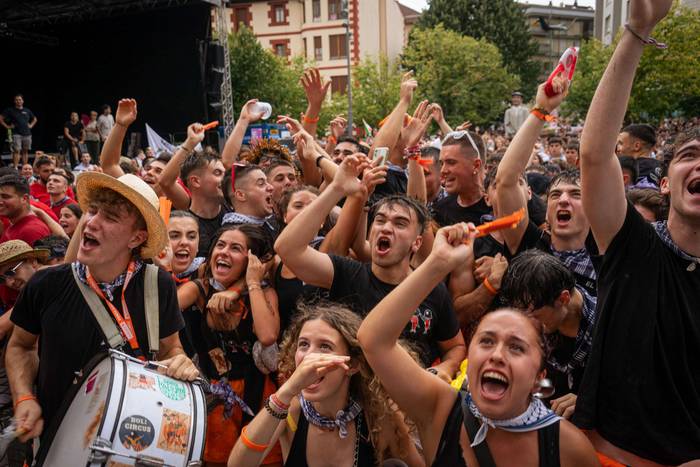 Lehertu da festa-giroa Amurr 67 1755025739476