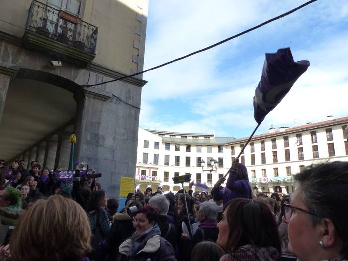 Greba feministaren goizeko t 119 1520512754383