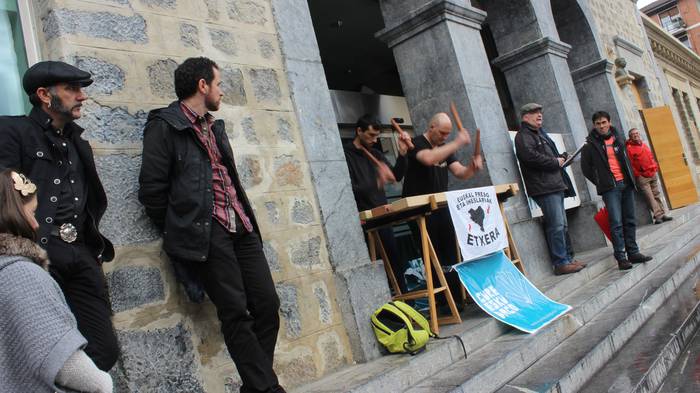 Ehun ordezkari politiko bain 45 1491055104462
