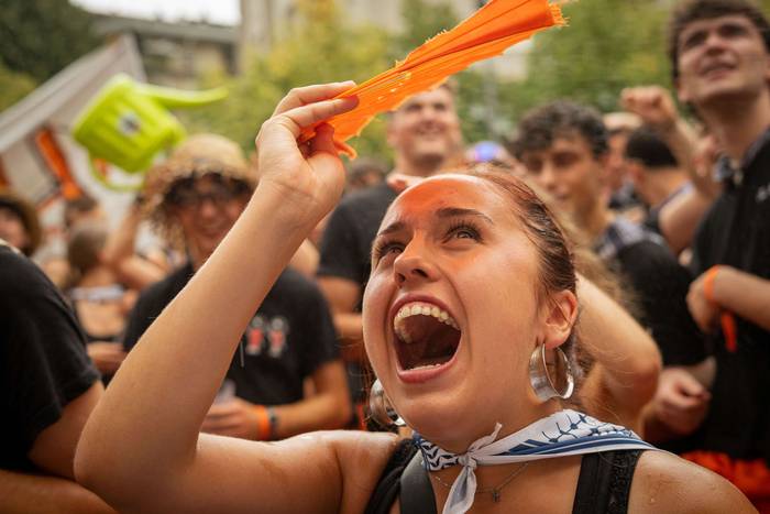 Lehertu da festa-giroa Amurr 42 1755025696810