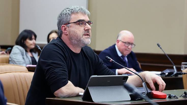 EH Bilduk eta PSOEk Tubos Reunidoseko enplegua mantentzeko ekimena adostu dute Kongresuan