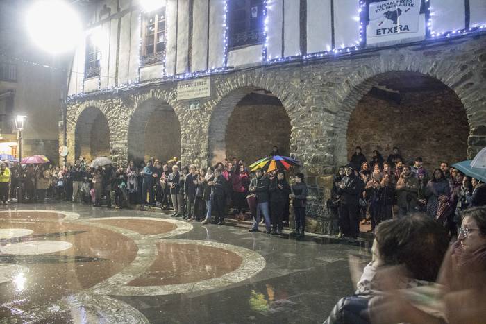 Jende ugarik salatu zuen atz 11 1513671310721