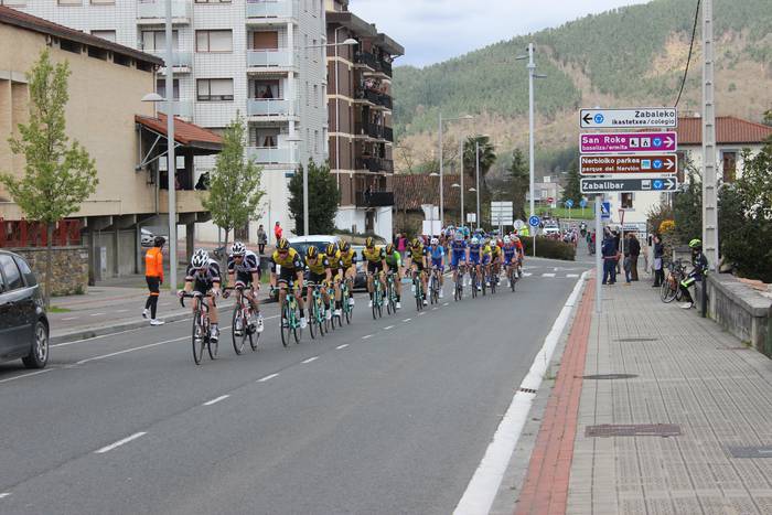 Euskal Herriko itzuliak esku 26 1522849085904