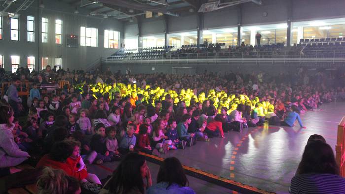 Ehunka ume eta guraso dantza 11 1513506065282