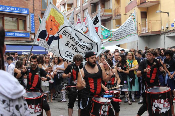 Suziria piztuta lehertu da j 17 1502792749059