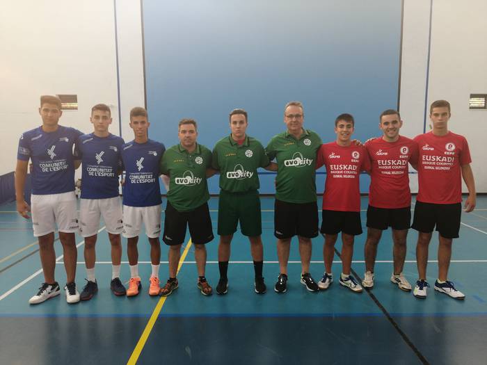 Zaku bete domina ekarri du A 9 1564129367044