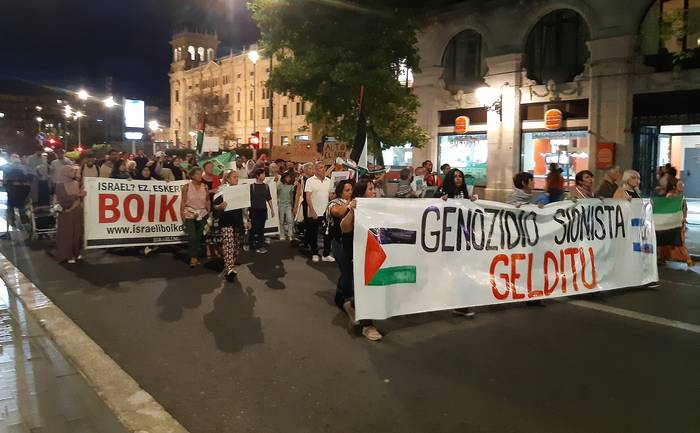 Palestinaren kontrako sarraskia salatzeko lau deialdi egongo dira gaur Aiaraldean