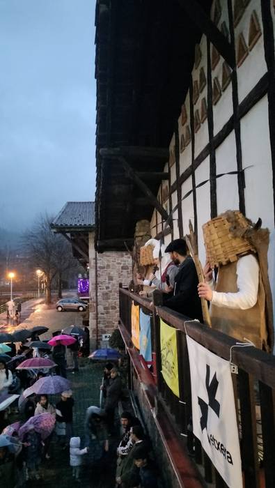 Aretako familia mordoa egon  10 1766668447311