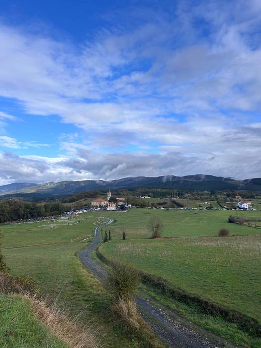 Herri giroan ospatu dituzte  1 1762718660723