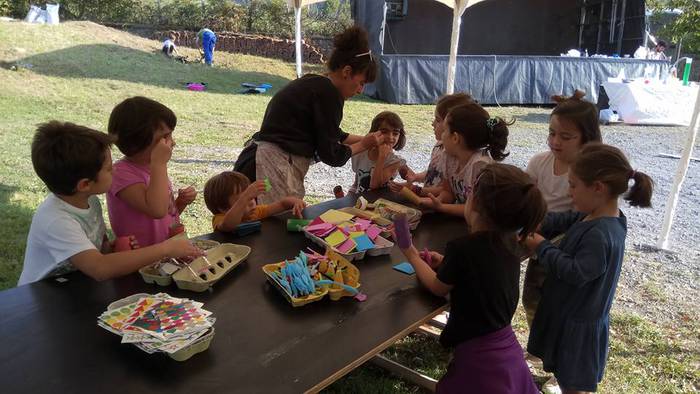 Berazako Jaietan umeek izan  5 1506940394083