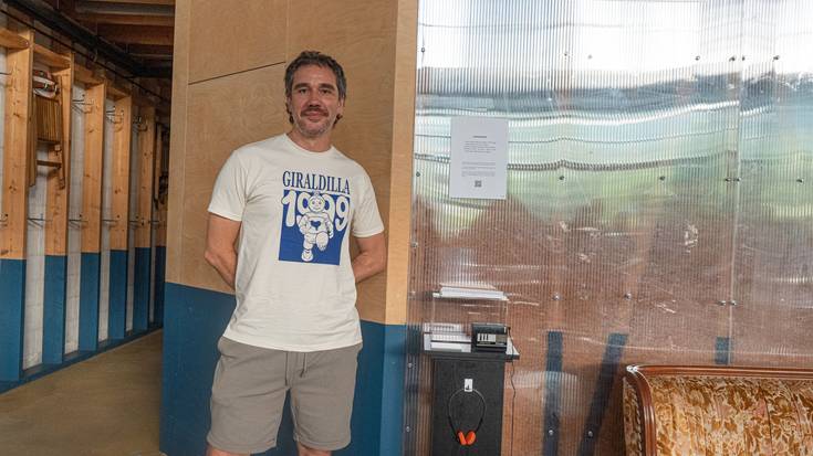 Mikel Ayllonek kasetean grabatutako mamuak, Faktorian entzungai
