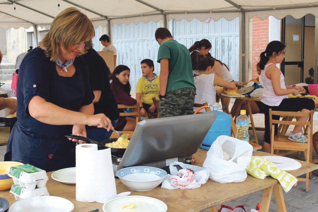 Auzolana oinarri, iraila  hasieran ospatuko dituzte Antiguako jaiak